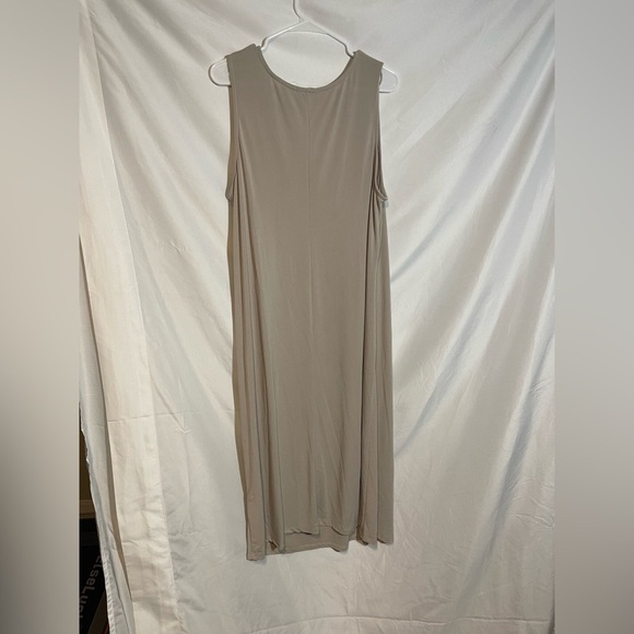 Gilli Tan Sheath Midi Dress Sleeveless Crew Neck - Picture 3 of 5